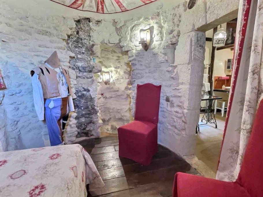 Chez Lydia - Osez La Vie De Chateau ! Pont Du Gard, Uzes Remoulins Dış mekan fotoğraf