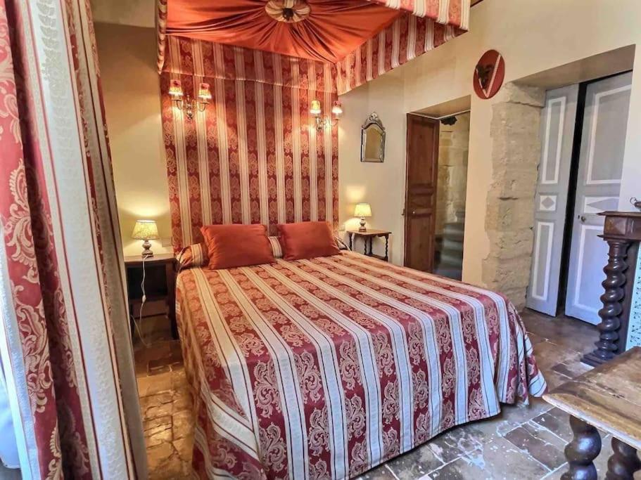 Chez Lydia - Osez La Vie De Chateau ! Pont Du Gard, Uzes Remoulins Dış mekan fotoğraf